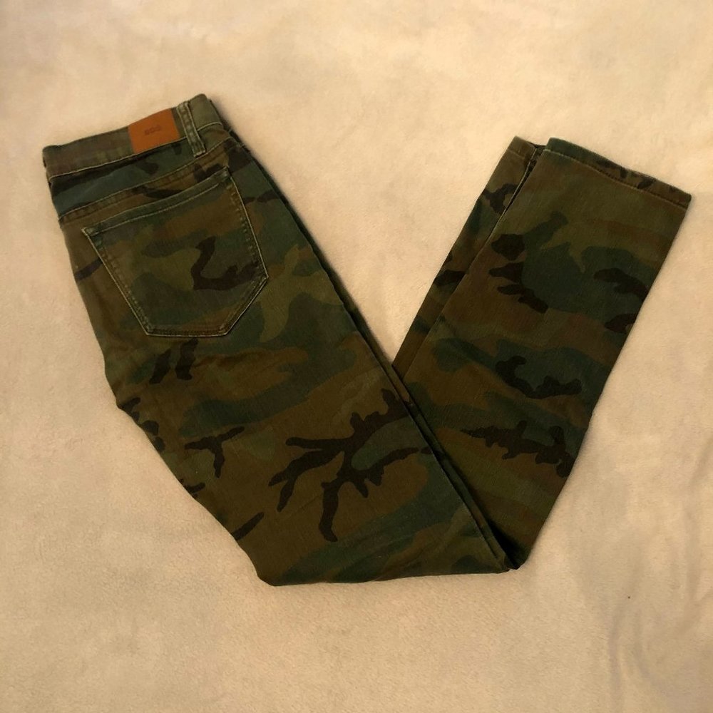 BDG Camo jeans